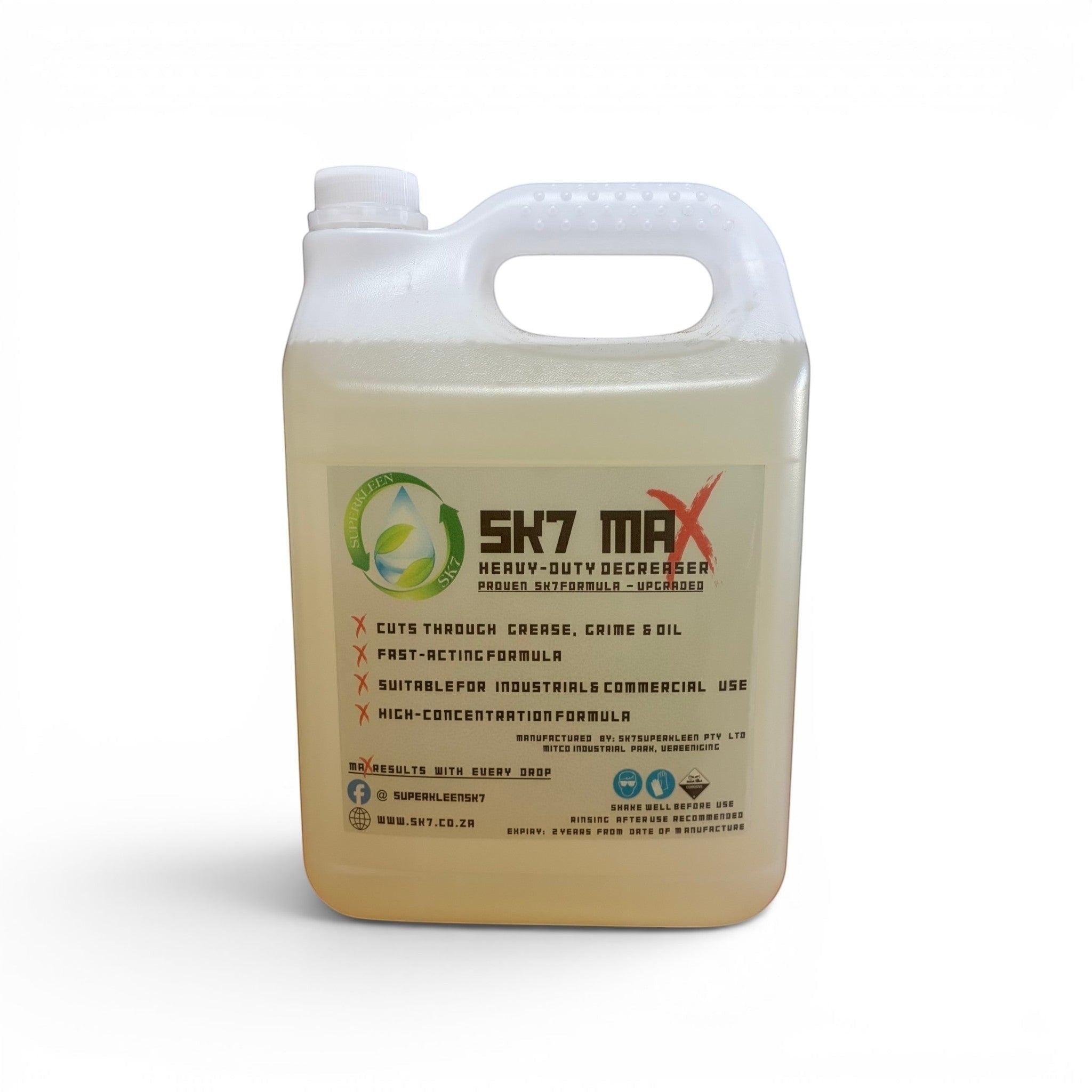 SK7 MAX 5L water-based alkaline degreaser in a translucent plastic container for industrial cleaning